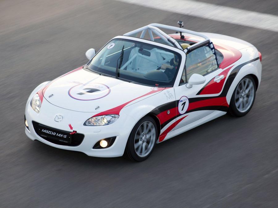  Mazda MX-5 GT Race Car 2011 года  (фото 10 из 27)